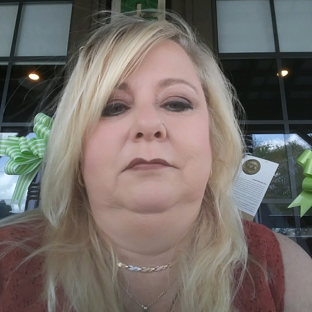 Meet your Posher, Pam